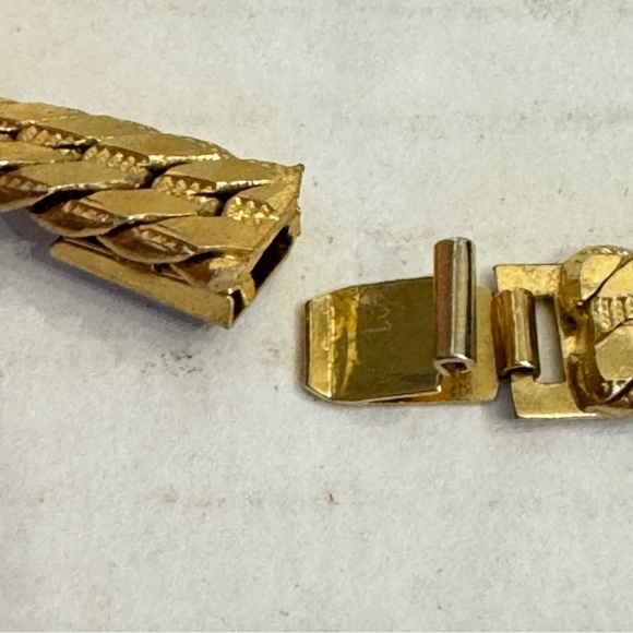 Vintage Necklace Gold Tone Herringbone Flat Chain Collar Costume Jewelry - Picture 11 of 15